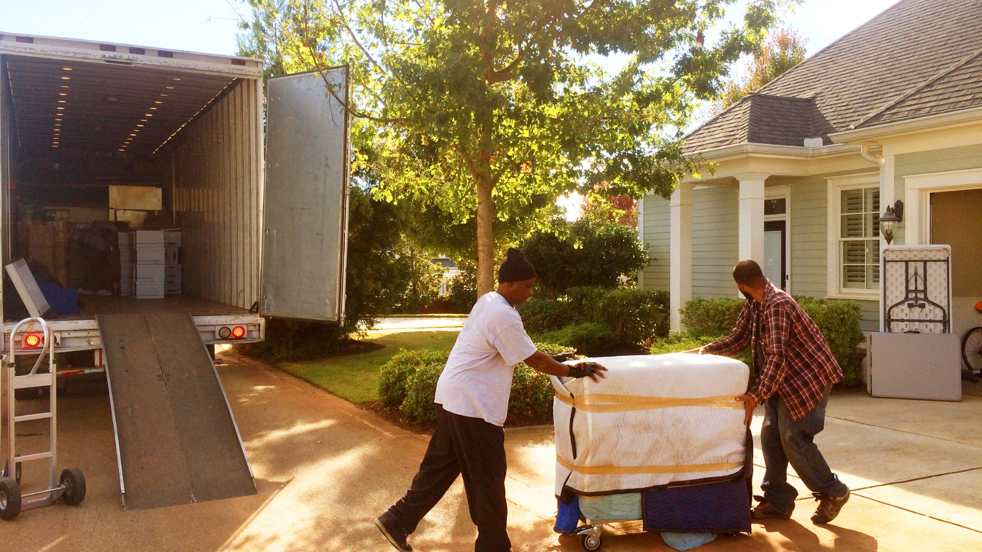 How to handle moving day like a pro